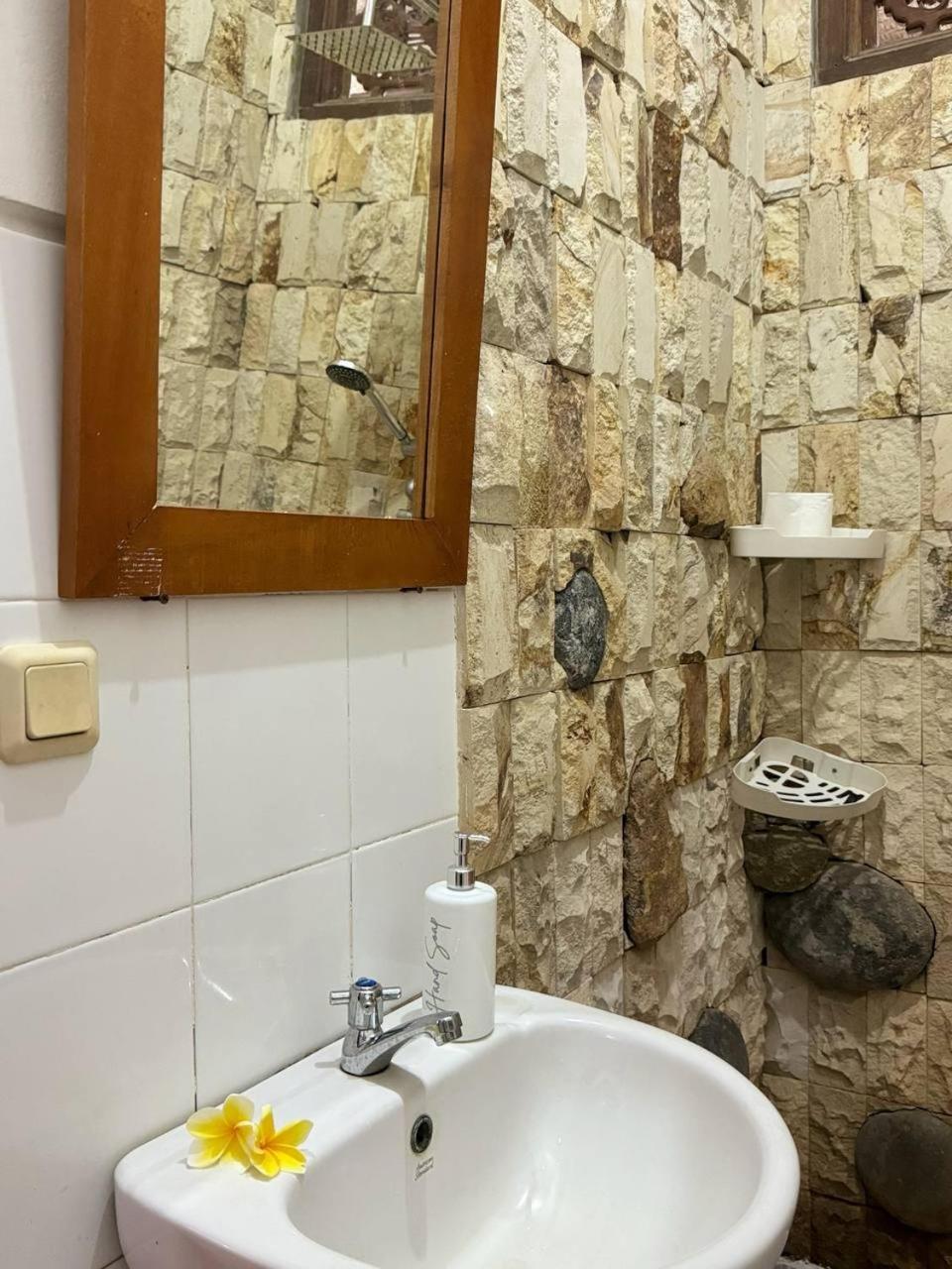 Narafa'S Guest House Jasri Kültér fotó